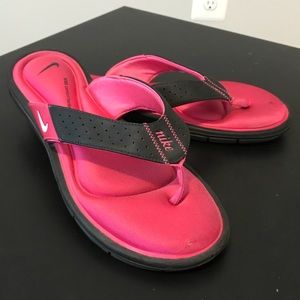 Nike memory foam flip flops